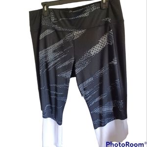 Athletic Capris Leggings